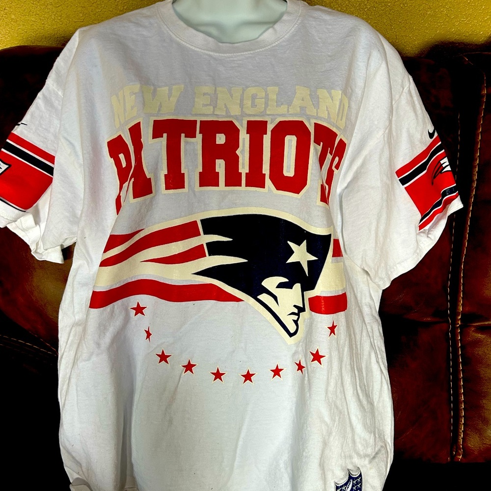 NFL NEW ENGLAND X-Large patriots / Brady T shirt